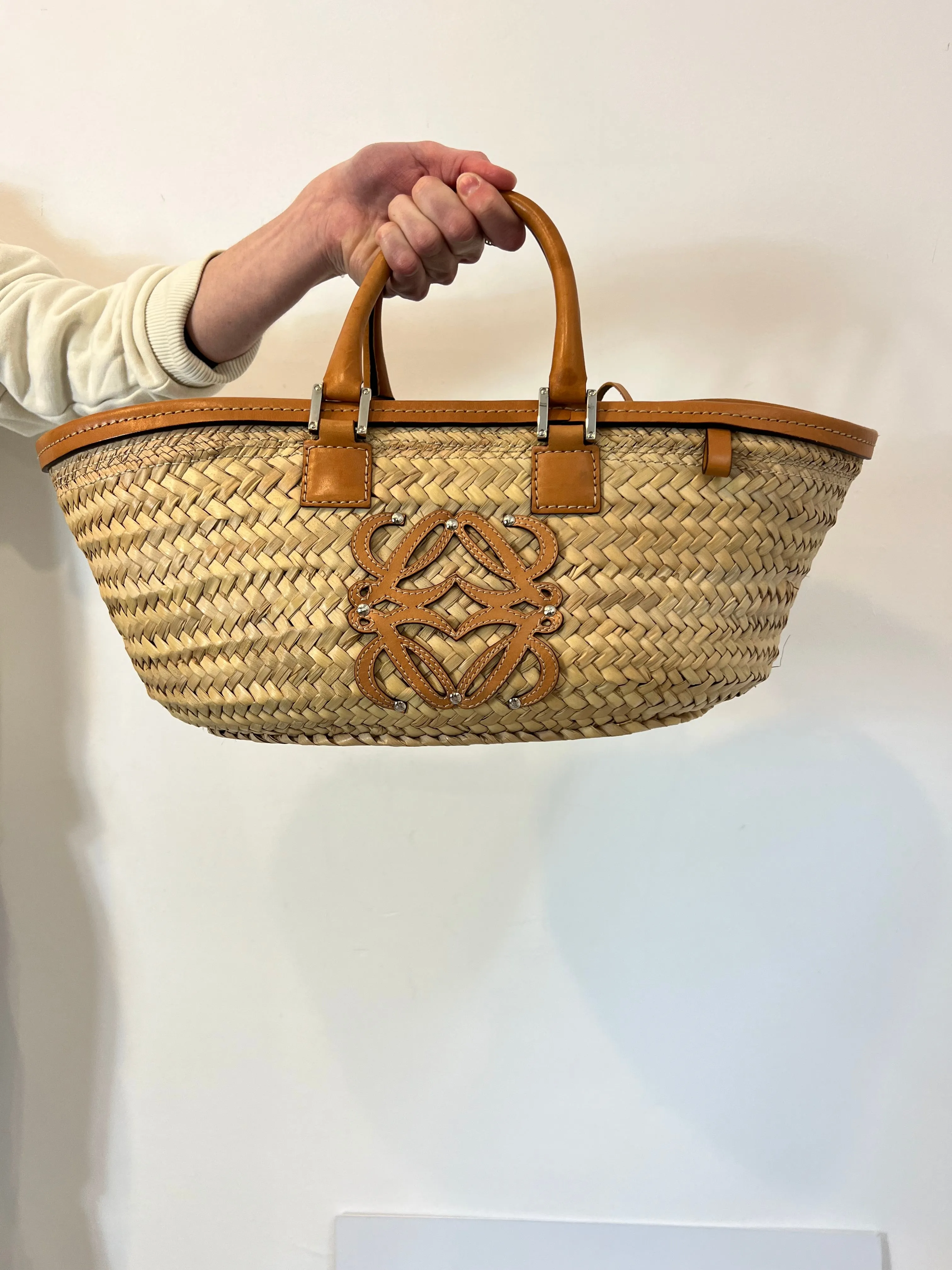 LOEWE. Capazos detalles en piel