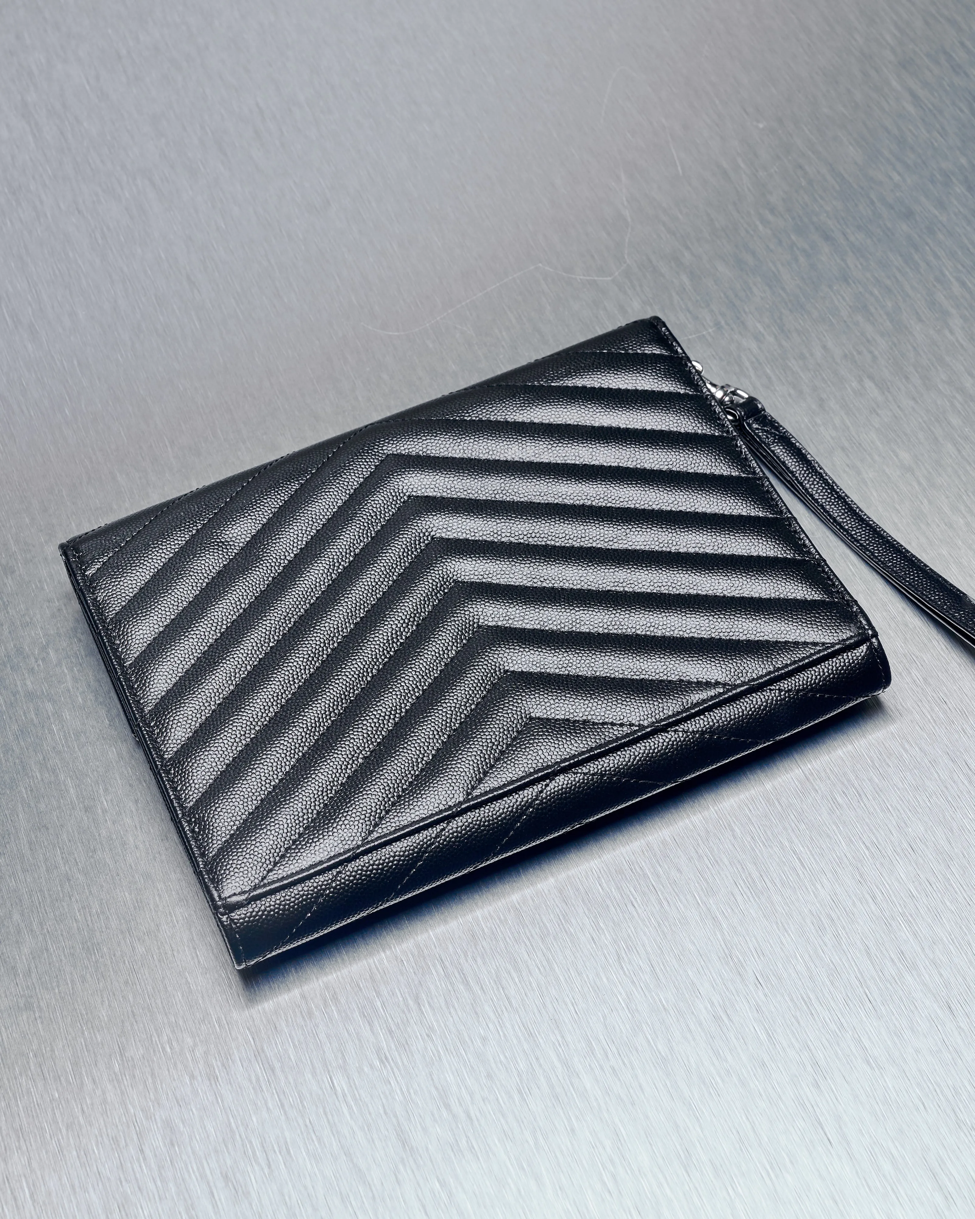Saint Laurent Portefeuille envelope leather clutch